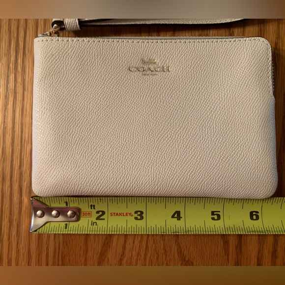 Corner Zip Wristlet - Picture 3 of 4